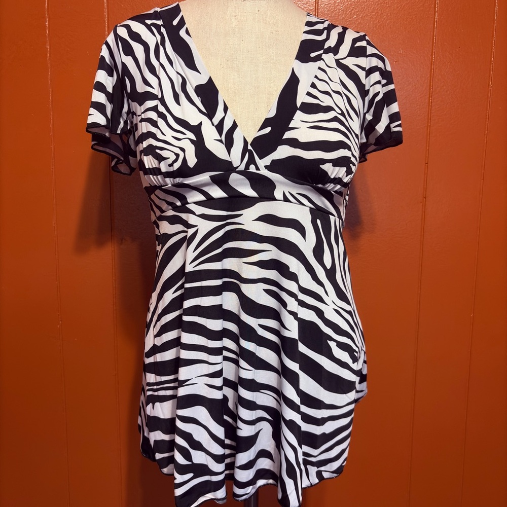 Black & White Zebra Print V-Neck Women's Blouse